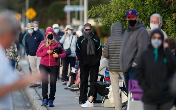 La incidencia de la covid-19 en Florida mantiene su tendencia a la baja