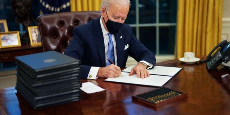 Biden presenta proyecto de reforma migratoria al Congreso de los EE.UU.