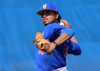Leones adquieren a dos lanzadores y primera base en cambio con Gigantes