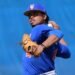 Leones adquieren a dos lanzadores y primera base en cambio con Gigantes
