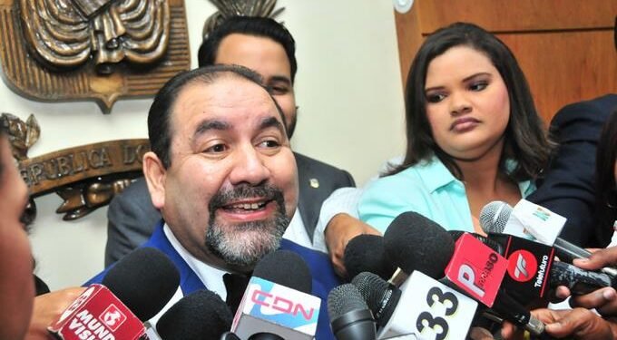 Rogelio Genao presentará modificación al proyecto del 30 % de las AFP para que solo se entregue un 15 %