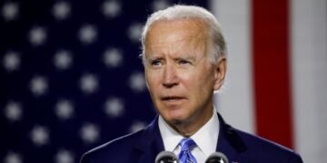 Biden anuncia un aumento del cupo anual de refugiados en EE.UU. hasta 125.000