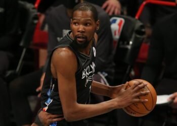 Durant tendrá que ponerse en cuarentena al tener contacto con un positivo a Covid-19