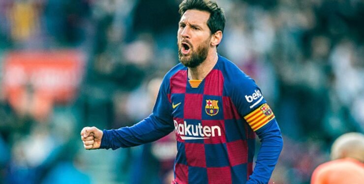 Lionel Messi anota en el triunfo del Barcelona por 2-1