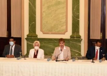 Gobierno publicará mensualmente los pagos a contratistas y suplidores