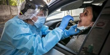 España supera tres millones contagios; sufre nuevo récord muertes por covid