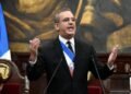 El 80 % de los dominicanos estará vacunado en junio, promete Luis Abinader