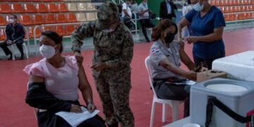 Las autoridades coordinan el proceso de vacunación masiva