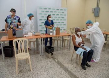 Crece en una semana la tasa de transmisión del COVID-19