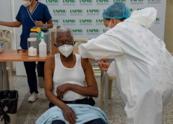 Comienzan a aplicar hoy segunda dosis de vacuna COVID-19