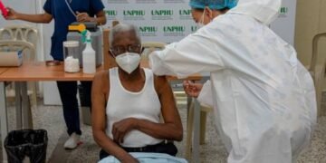 Comienzan a aplicar hoy segunda dosis de vacuna COVID-19