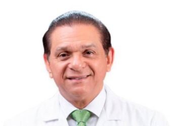 Nuevo ministro asume en Salud Pública en medio de masivo Plan de Vacunación
