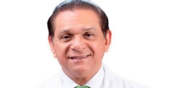 Nuevo ministro asume en Salud Pública en medio de masivo Plan de Vacunación