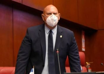 Senador de Samaná pide suspensión del pago de RD$7,000 millones por “peaje sombra”