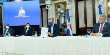 Sector social deposita amparo contra firma del Pacto Eléctrico