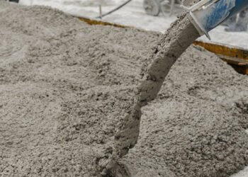 Constructores viviendas niegan haya bajado el precio del cemento en RD