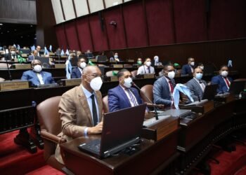 Diputados aprueban en primera lectura proyecto Ley Nacional de vacunas