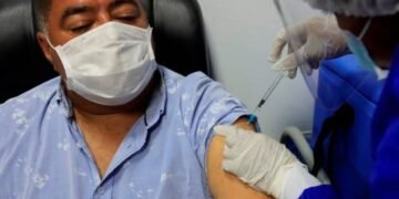 Viajeros vacunados con Sinovac y Sinopharm podrán entrar a España