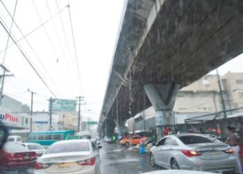 El Distrito Nacional y 13 provincias en alerta por incidencia de una vaguada