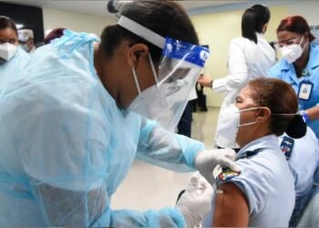 Haití saluda decisión de R.Dominicana de vacunar a los indocumentados