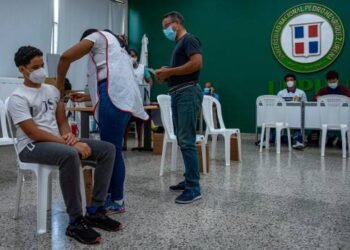 OMS recomienda al país continuar esquema vacunación de dos dosis