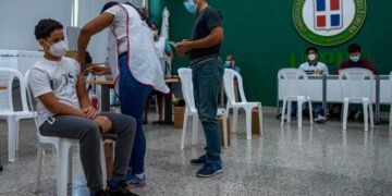 OMS recomienda al país continuar esquema vacunación de dos dosis