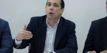 Al menos 150 negocios han cerrado sus puertas en Santiago a causa del COVID-19
