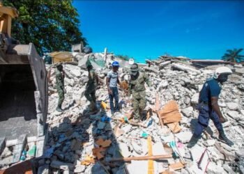 Los daños del sismo en las vías de Haití dificultan la ayuda a zonas remotas