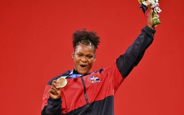 Crismery Santana gana bronce Tokio; voleibol de RD avanza cuartos de final