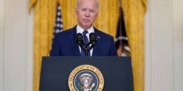 Biden advierte al Estado Islámico le hará pagar por atentados Kabul