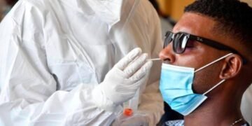 Autoridades reportan 267 nuevos contagios de coronavirus; 5,141 casos permanecen activos