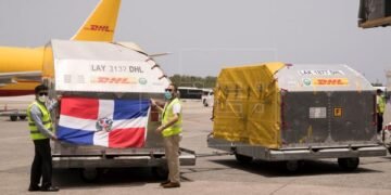 Llegan más vacunas contra covid-19 a la República Dominicana