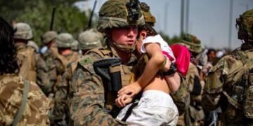 EE.UU. evacúa a 10,400 personas de Afganistán en 24 horas