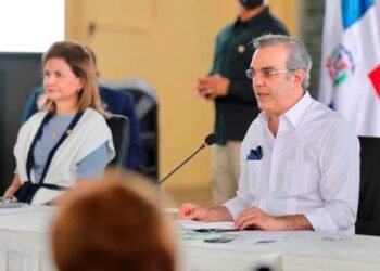 Presidente suspende actividades domingo y lunes por tormenta Grace