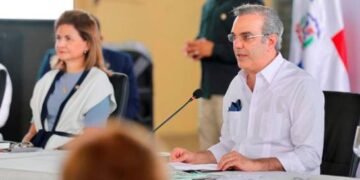 Presidente suspende actividades domingo y lunes por tormenta Grace