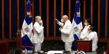 Estrella es juramentado por segundo periodo consecutivo como presidente del Senado