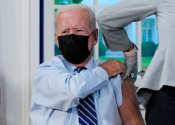 Biden se pone la tercera dosis de la vacuna de Pfizer