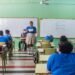 La falta de profesores y personal de apoyo entorpece el inicio del año escolar