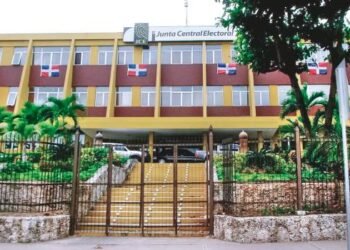 La JCE frena promociones de aspirantes a cargos electivos para 2024
