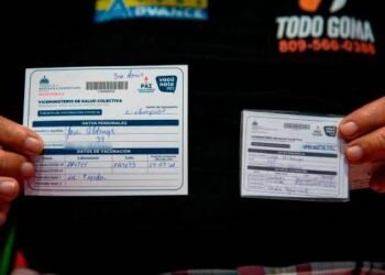 ¿Exigir tarjetas de vacunación confronta derechos fundamentales? Abogados opinan