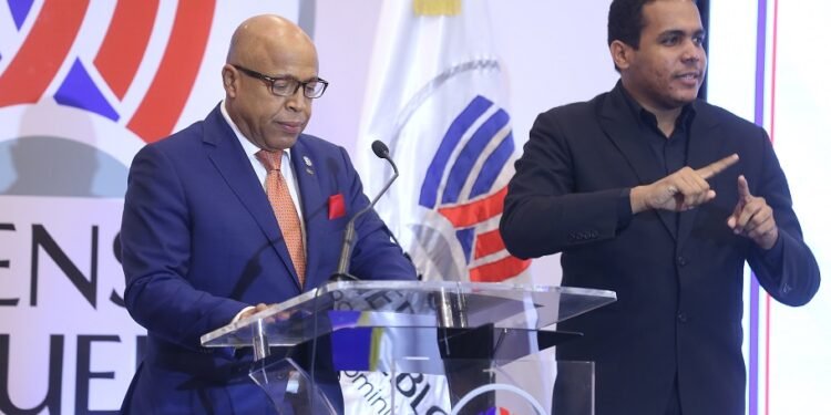 Pacheco resalta rol de partidos para gobernabilidad efectiva