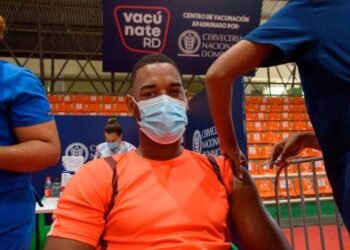 El 60 % de la población meta de RD cuenta con las dos dosis de la vacuna contra el COVID-19