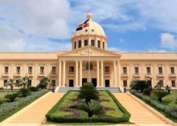 Gobierno ha discutido subir y agregar impuestos en nueva reforma fiscal