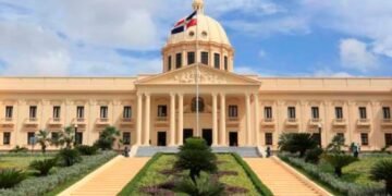 Gobierno ha discutido subir y agregar impuestos en nueva reforma fiscal