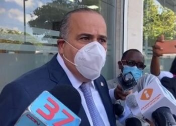 El senador Victoria Yeb continuó vendiendo al Estado tras asumir