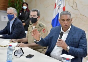 Migración acuerda auditar extranjeros regularizados en el gobierno pasado