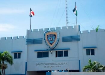 Policías del tumbe en Barahona también vendieron un fusil robado junto al cargamento