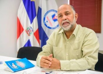 Eduardo Hidalgo: “Si yo fuera el ministro, daría tiempo a que esta directiva se instale y participe en el concurso”