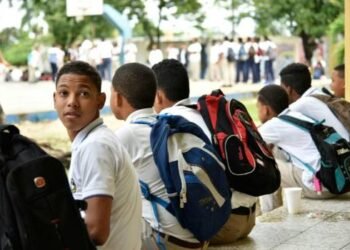 Diputados aprueban en dos lecturas consecutivas gratuidad de reinscripción en colegios privados