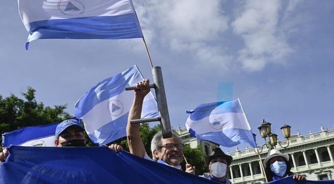Presidente de Nicaragua arremete contra Estados Unidos y la Unión Europea